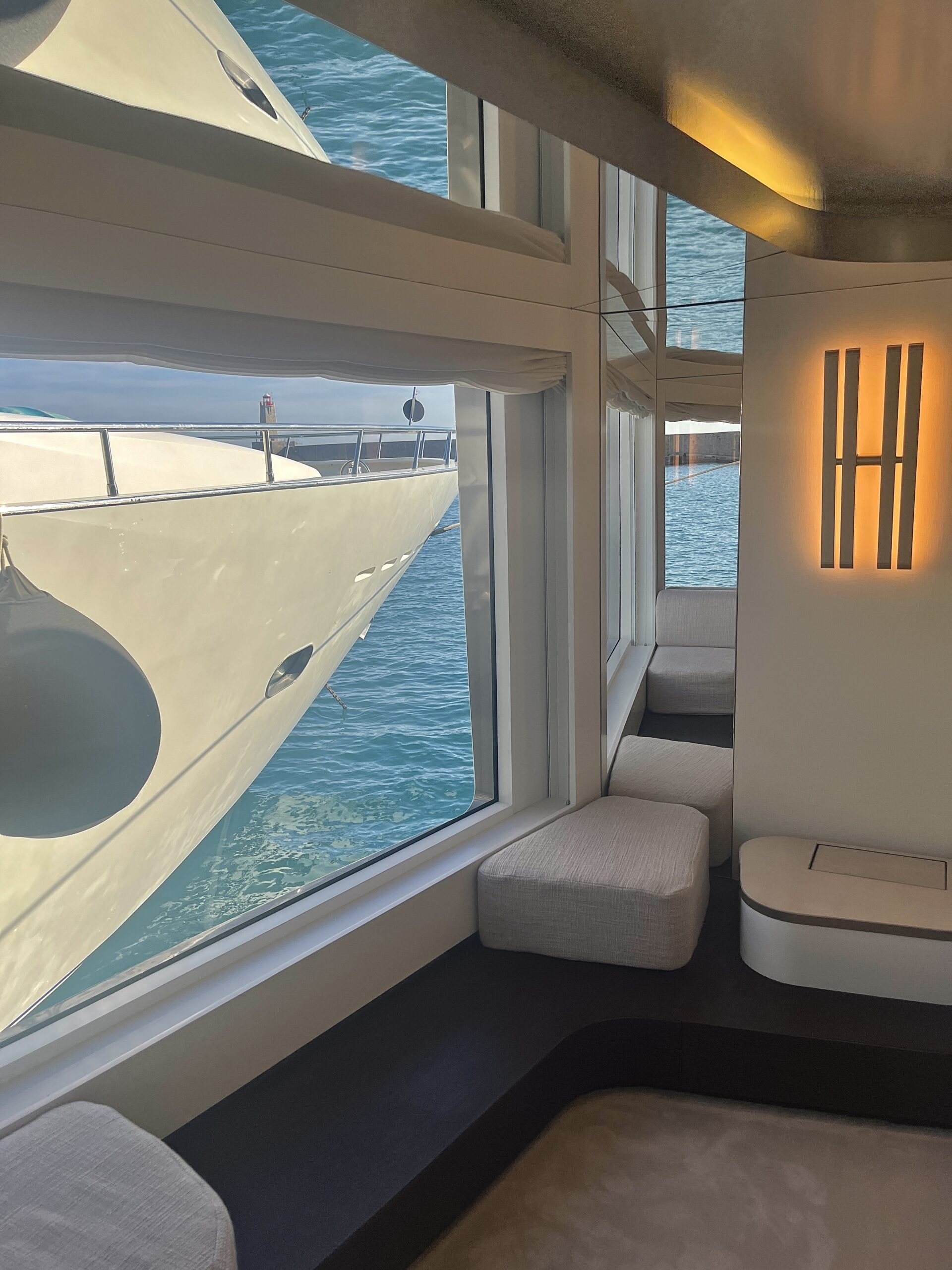 Création de contenus, supports de communication et identité visuelle pour le secteur du yachting – Studio Yachting